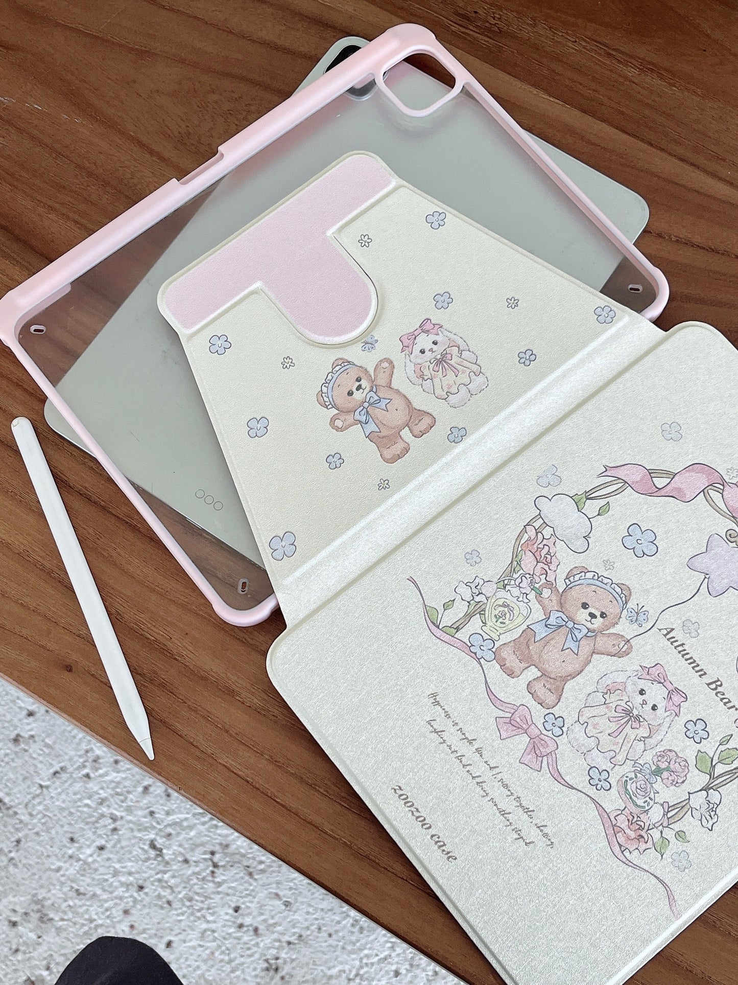 Cartoon Bunny and Bear iPad Case with Pen Holder/iPad Cover for iPad 10 Gen(10.9 inch)/iPad Pro/Air/Mini